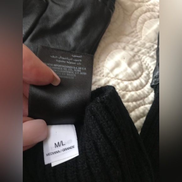 Bebe black long fingerless gloves with crystal accents. Missing one stone sz M/L - Picture 8 of 10